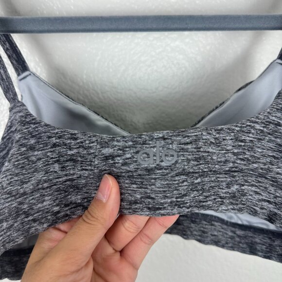 Alo Yoga Grey Cut Out Sports Bra S V Neck Athletic Activewear Athleisure Stretch - Picture 4 of 7